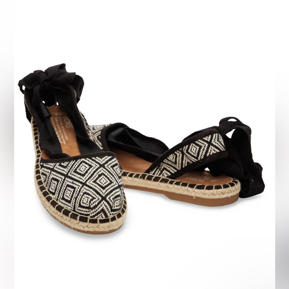 TOMS Bella Black & White Flat Geometric Espadrille with Ankle Wrap Size 8